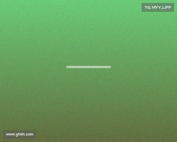 麦克托米奈西装搭配蓝白细条纹衬衫亮相温网帅气十足引领时尚潮流